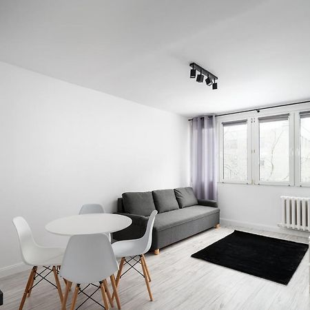Wierzbno Modern Apartment Варшава Екстериор снимка